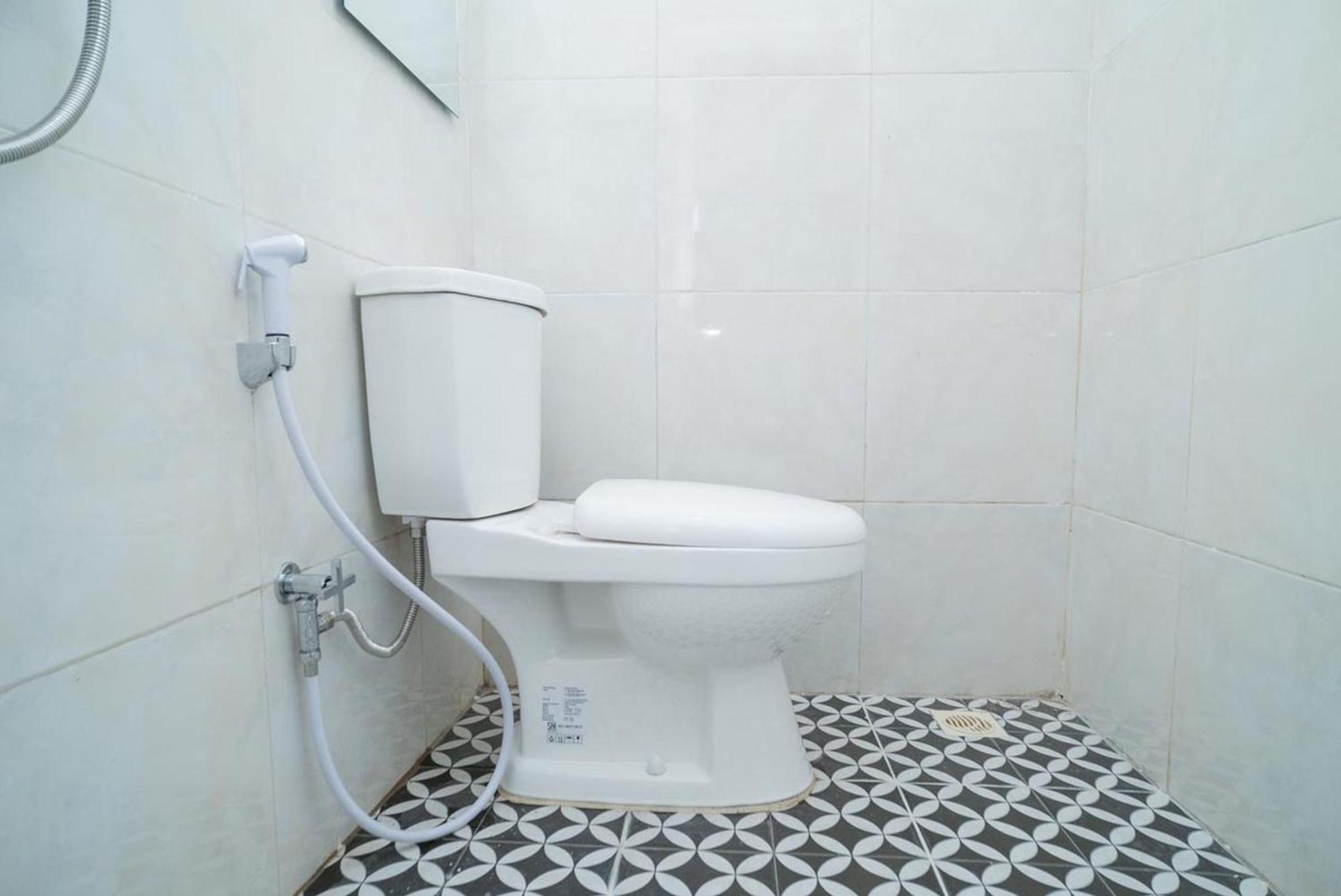 Sans Hotel Queen Batu Sumber Brantas Habitación foto